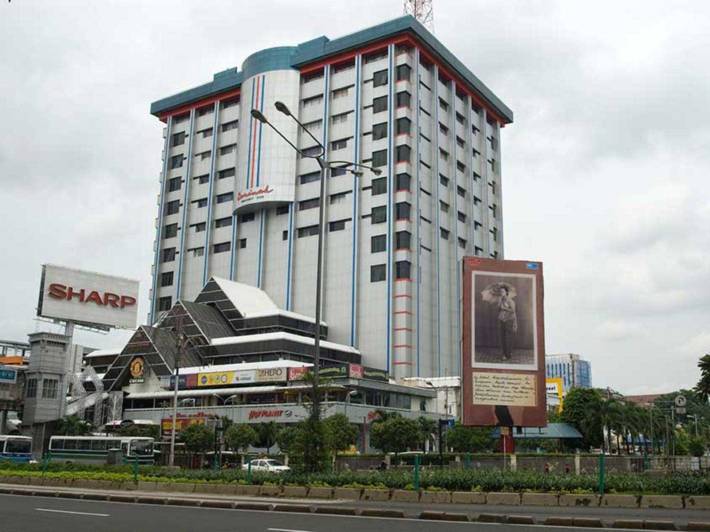 Image 7. Sarinah Mall in 2009